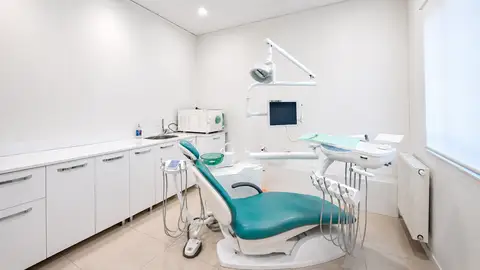 Özel Seçil Sönmez Ağız ve Diş Sağlığı Polikliniği klimasız duvarlı tedavi odası
