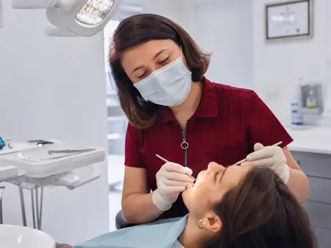 Özel Seçil Sönmez Ağız ve Diş Sağlığı Polikliniği hasta tedavisi